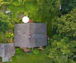 Drohnenbild Nahansicht eines Privathauses, Bayern